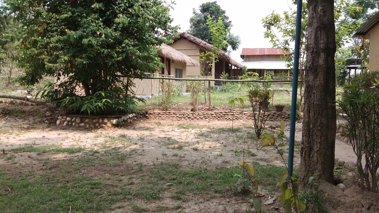 Chital Lodge Chitwan Exterior photo
