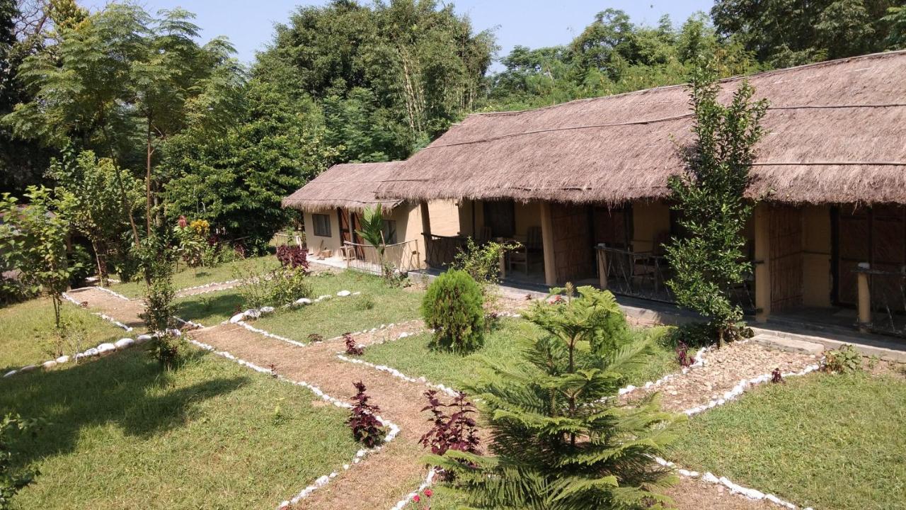 Chital Lodge Chitwan Exterior photo