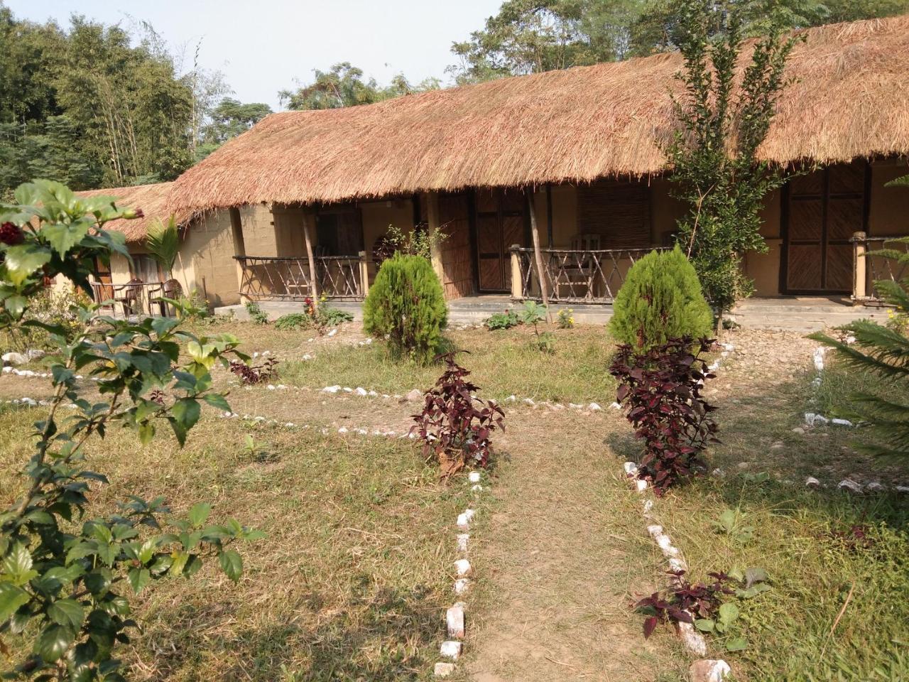 Chital Lodge Chitwan Exterior photo
