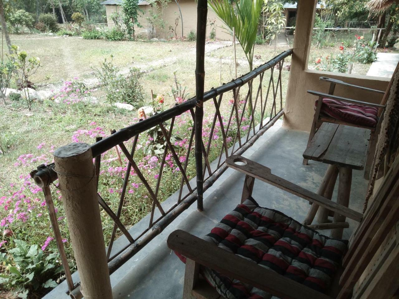 Chital Lodge Chitwan Exterior photo